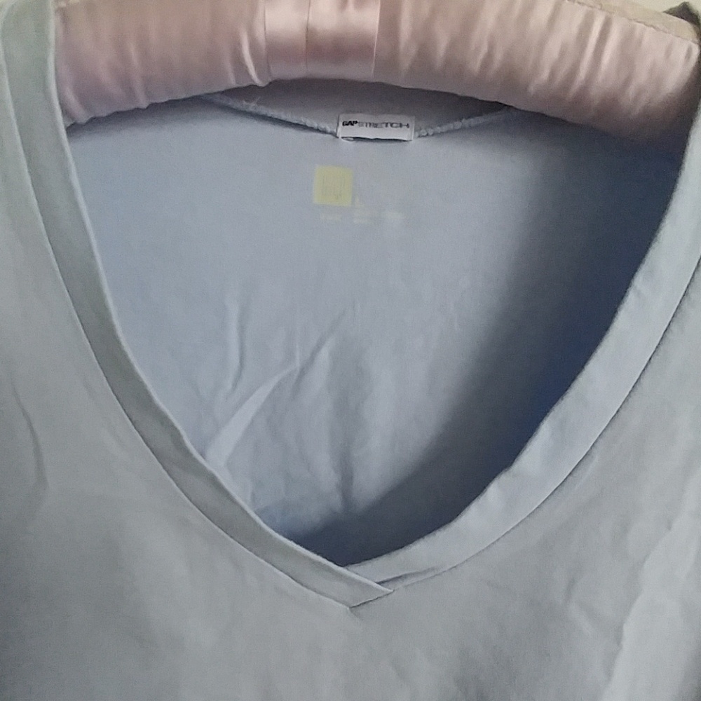 Gap stretch v neck t large baby powder blue ss